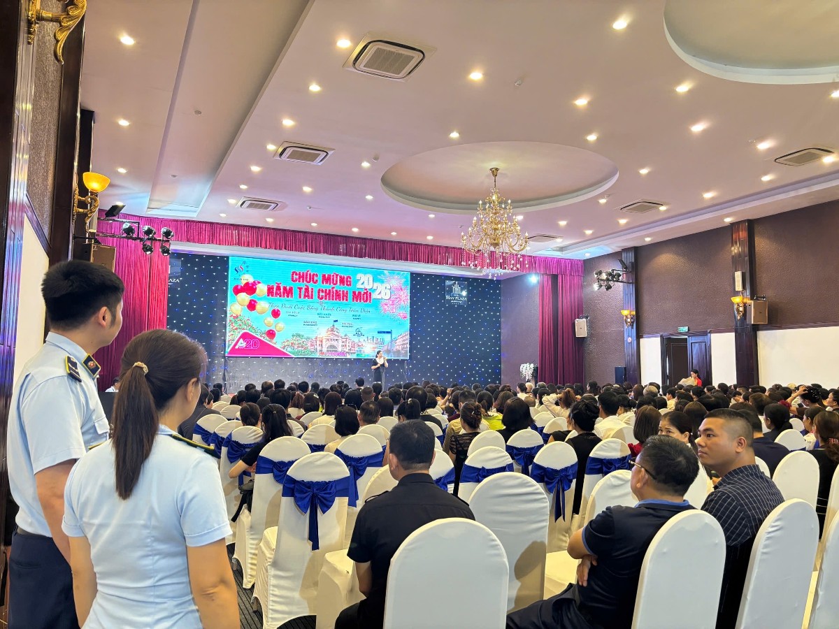 Quản lý thị trường thực hiện kiểm tra, giám sát hội nghị, hội thảo, đào tạo về bán hàng đa cấp tại Thái Nguyên năm 2025. Ảnh: Cục Quản lý và Phát triển thị trường trong nước.