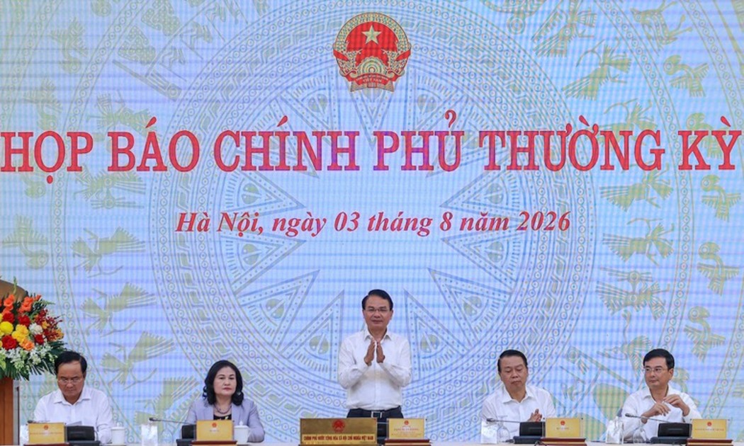 Bộ trưởng, Chủ nhiệm Văn phòng Chính phủ Đặng Xuân Phong, Người phát ngôn của Chính phủ, chủ trì họp báo Chính phủ thường kỳ tháng 7/2026, cung cấp thông tin về tình hình phát triển kinh tế-xã hội tháng 7 và 7 tháng đầu năm. Ảnh: Chính phủ