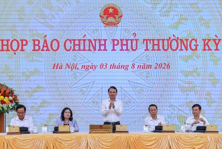Bộ trưởng, Chủ nhiệm Văn phòng Chính phủ Đặng Xuân Phong, Người phát ngôn của Chính phủ, chủ trì họp báo Chính phủ thường kỳ tháng 7/2026, cung cấp thông tin về tình hình phát triển kinh tế-xã hội tháng 7 và 7 tháng đầu năm. Ảnh: Chính phủ