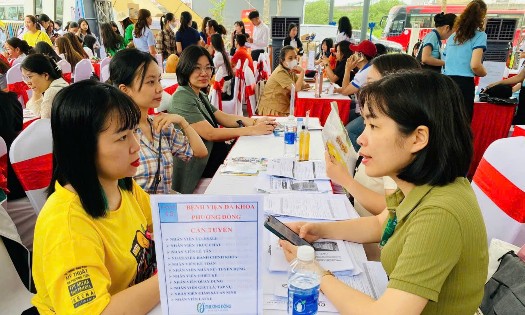 Doanh nghiệp tuyển dụng lao động. Ảnh: Nhật Dương.