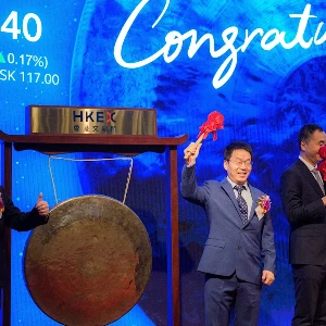 Hàng loạt các đợt niêm yết thành công, bao gồm cả việc niêm yết của nhà phát triển mô hình AI Zhipu vào tháng 1, đã giúp khơi dậy sự quan tâm của nhà đầu tư đối với lĩnh vực công nghệ của Trung Quốc. Ảnh: Bloomberg