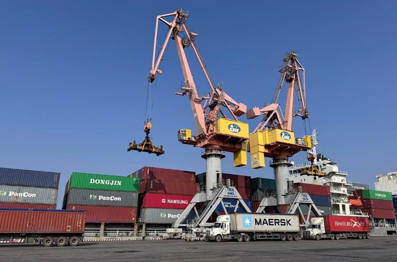 Vietnam’s 7-month trade turnover exceeds $659 bln with a trade deficit