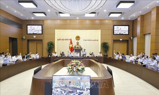 Ủy ban Thường vụ Quốc hội thống nhất trình Quốc hội thành lập thành phố Quảng Ninh và Bắc Ninh trực thuộc Trung ương. Ảnh: TTXVN