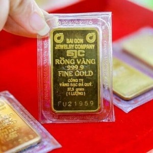 Giá bán vàng miếng SJC giảm 1 triệu đồng/lượng trong phiên 4/8. Nguồn ảnh: SJC
