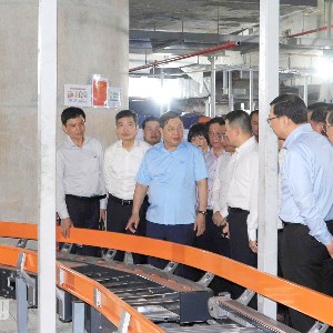 Phó Thủ tướng Thường trực Chính phủ Phạm Gia Túc cùng lãnh đạo Tỉnh ủy, UBND tỉnh An Giang kiểm tra tiến độ một số công trình, dự án trọng điểm phục vụ Hội nghị Cấp cao APEC tại Phú Quốc. Ảnh: Báo An Giang.