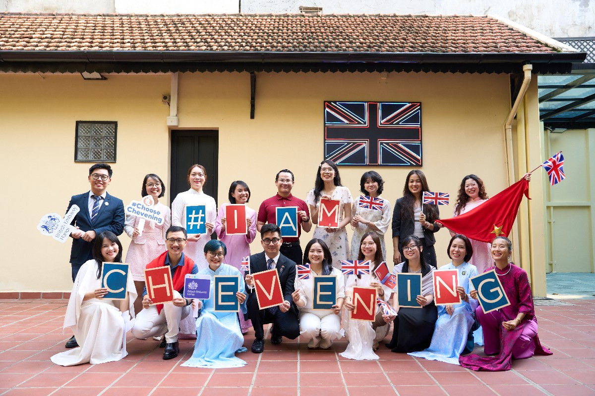 Các học viên nhận học bổng Chevening. Ảnh: Cổng ứng tuyển cho Học bổng Chevening.