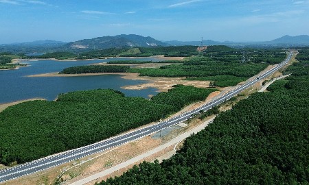 Một đoạn tuyến cao tốc Bắc - Nam. Ảnh: Quốc Khánh