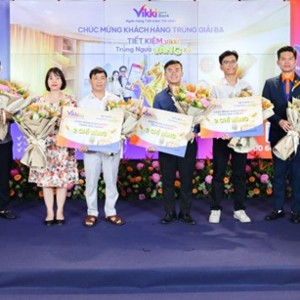 Thông qua các kỳ quay số Vikki Digital Bank đã trao nhiều chỉ vàng SJC cho các khách hàng may mắn. Ảnh: Vikki Digital Bank.