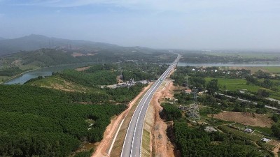 Hue calls for investment in transport projects worth nearly $715mln