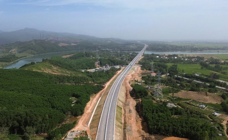 Hue calls for investment in transport projects worth nearly $715mln