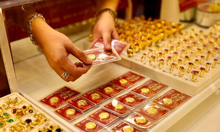 Chênh lệch giá vàng trong nước và thế giới thu hẹp hơn 84% sau mốc đỉnh