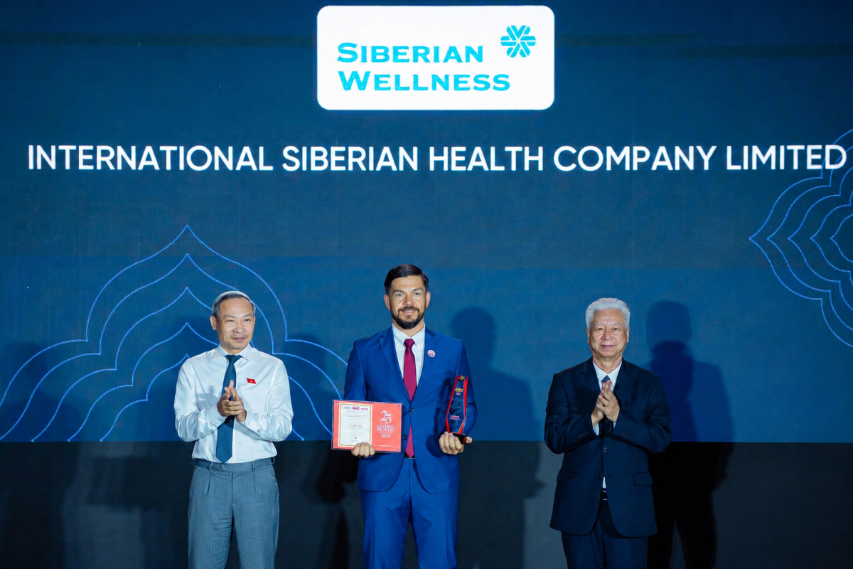 Siberian Wellness tiếp tục được vinh danh Top 10 doanh nghiệp FDI tiên phong vì cuộc sống cộng đồng tại Lễ trao giải Rồng Vàng.