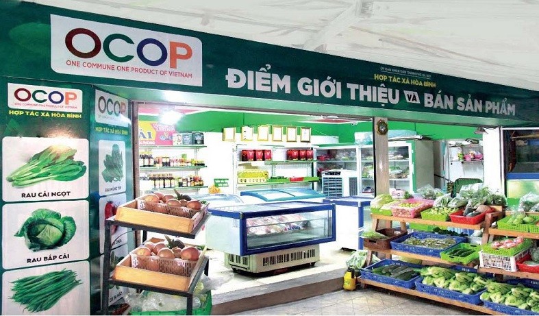 Chương trình phát triển sản phẩm OCOP gắn với điểm đến du lịch nông thôn nhằm mục tiêu thúc đẩy kết nối giữa các chủ thể OCOP, hợp tác xã và doanh nghiệp nông nghiệp với các đơn vị du lịch, lữ hành. Ảnh: M.Đức.