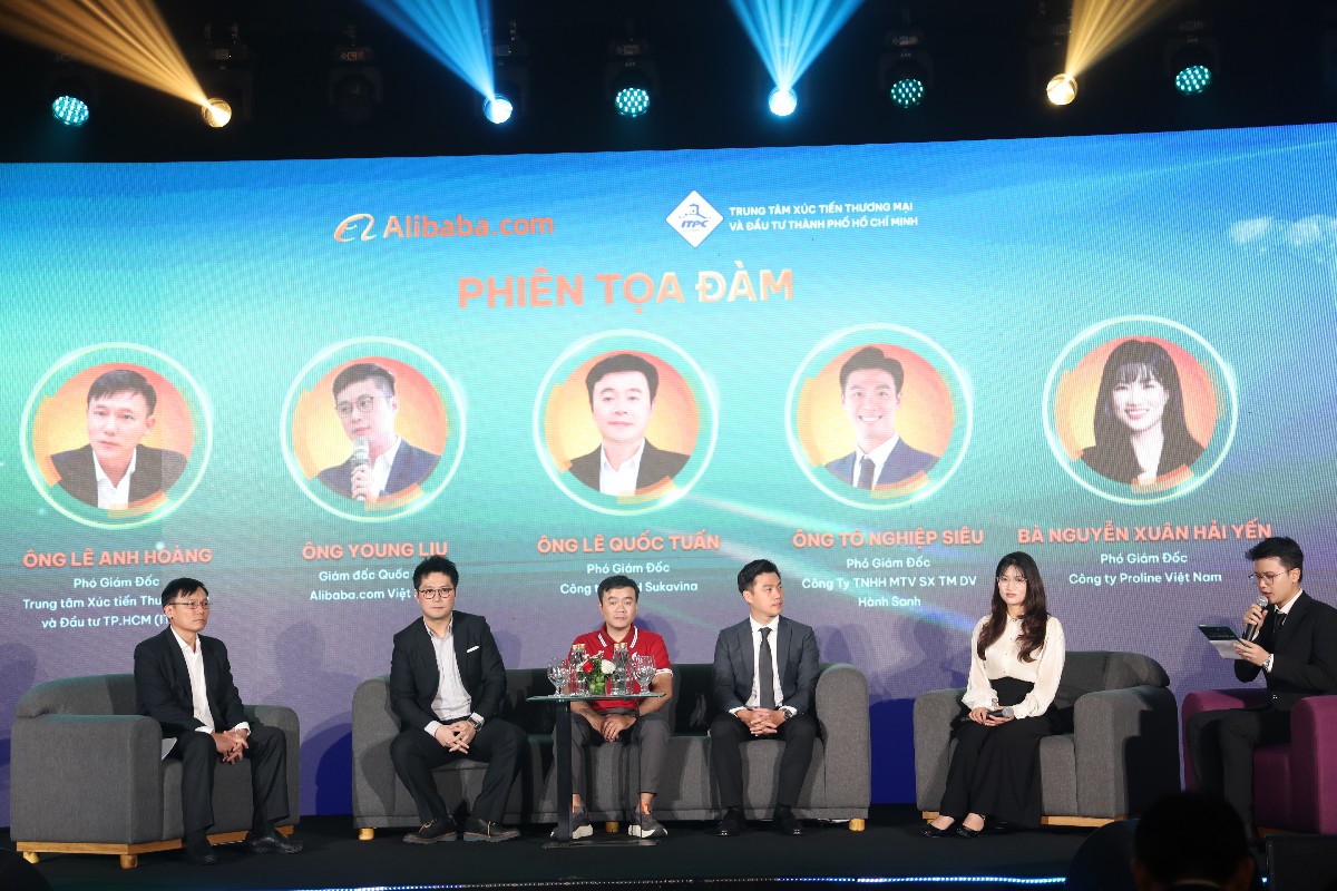 Các diển giả, chuyên gia và doanh nghiệp cùng thảo luận, kết nối giao thương - Ảnh: Minh Hà.