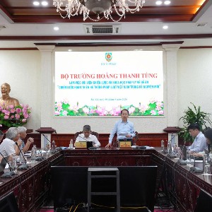 Bộ trưởng Hoàng Thanh Tùng chủ trì buổi làm việc. Ảnh: Cổng thông tin điện tử Bộ Tư pháp.