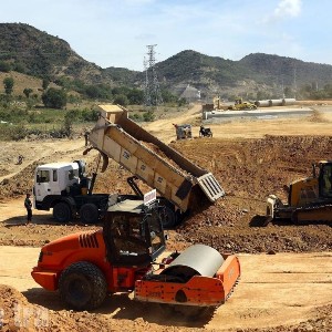 Năm 2026, nguồn cung trên địa bàn TP.Hồ Chí Minh đang thiếu hụt nghiêm trọng ở hầu hết các loại vật liệu chủ lực. Ảnh: Minh Hùng/TTXVN