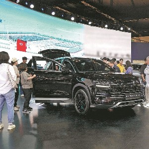 Khu vực trưng bày của BYD tại một triển lãm ở Hàn Quốc. Ảnh: XINHUA