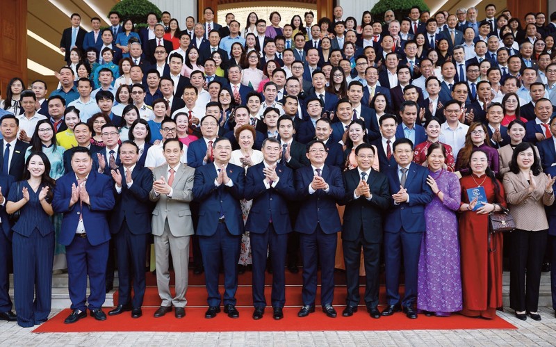 Government accompanying businesses