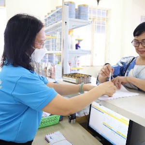 Người hưởng nhận chi trả lương hưu khi đủ điều kiện. Ảnh: Duy Nguyễn.