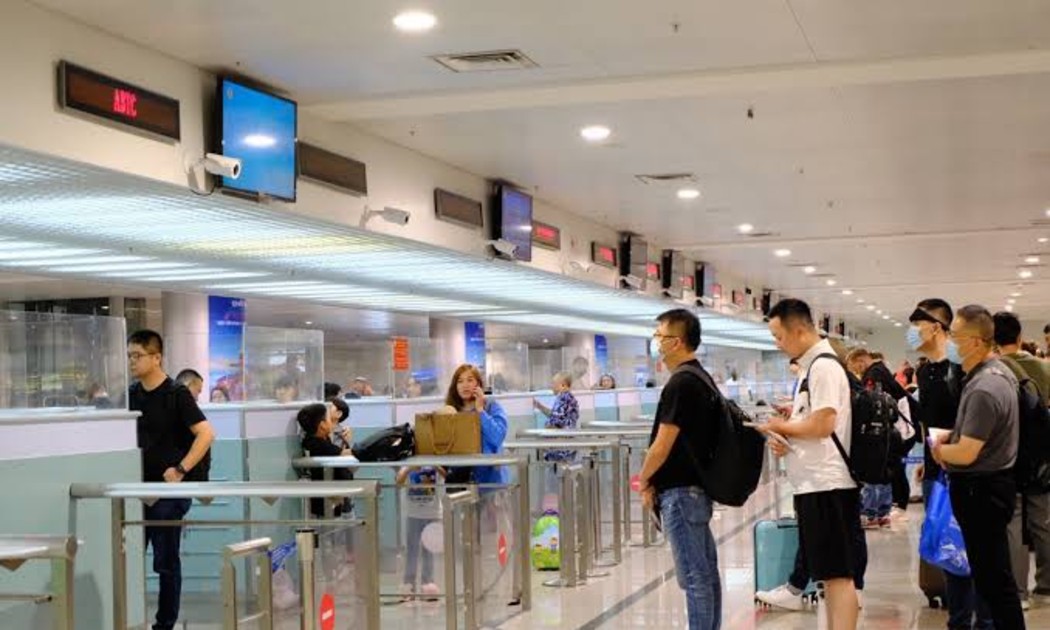 Không nợ thuế vẫn bị “chặn cửa” xuất cảnh nếu bỏ địa chỉ kinh doanh quá 120 ngày. Nguồn ảnh: H.M