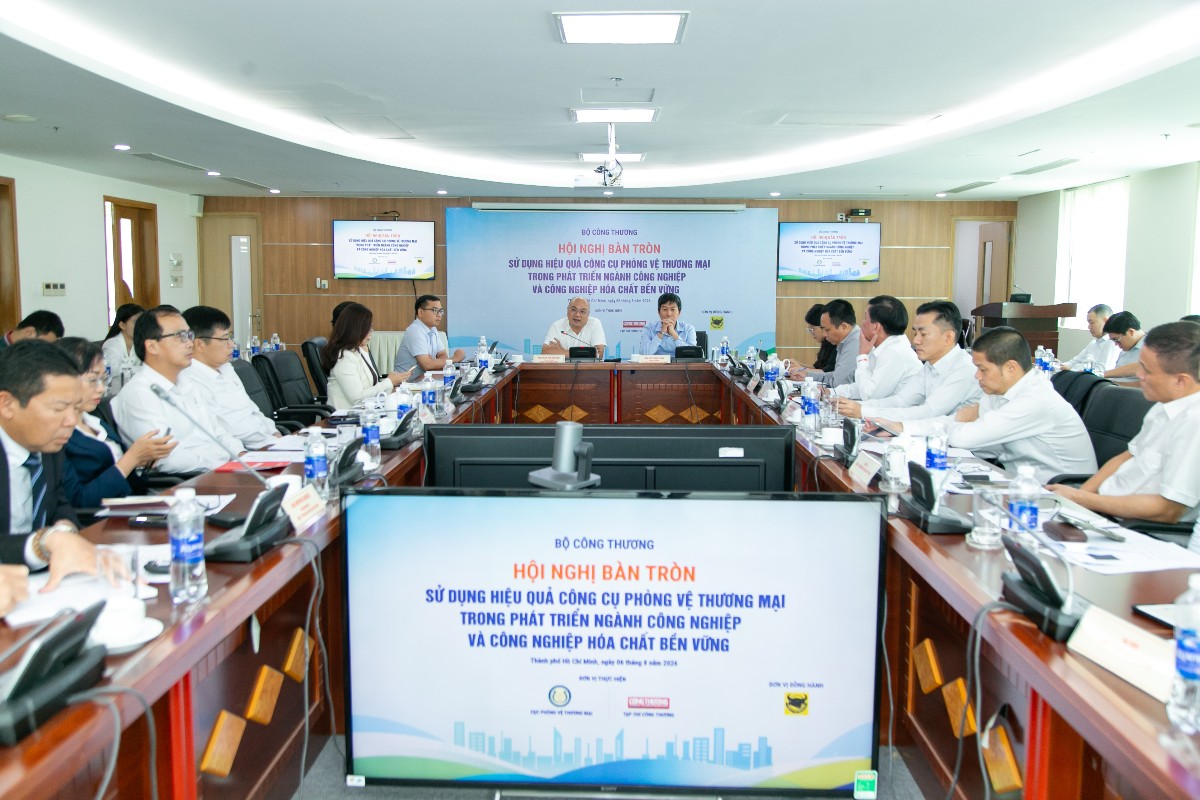 Hội nghị "Sử dụng hiệu quả công cụ phòng vệ thương mại trong phát triển ngành công nghiệp và công nghiệp hóa chất bền vững". Ảnh: Tạp chí Công thương.