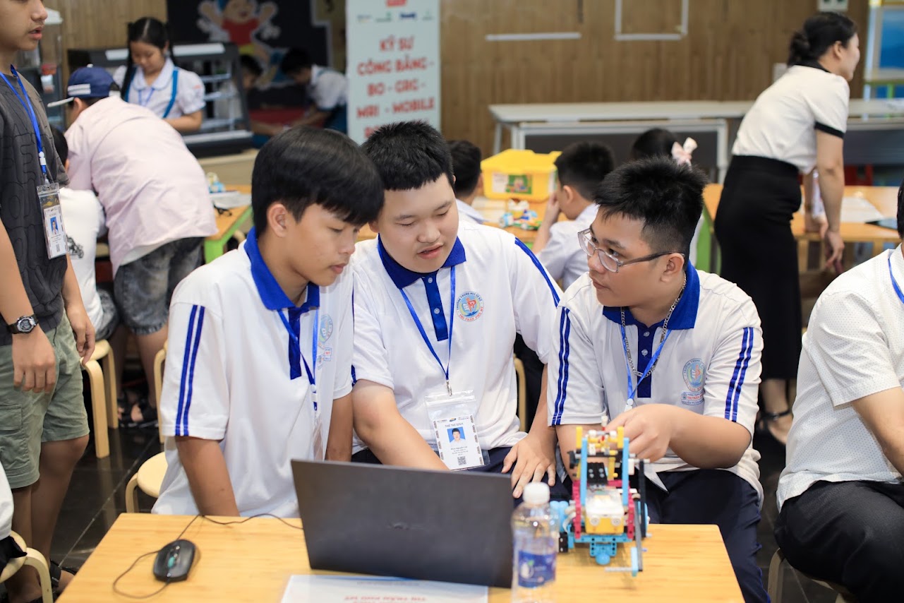 Hơn 1.500 thí sinh từ khoảng 350 trường học thuộc 8 tỉnh, thành phố đã tham gia chuỗi sự kiện