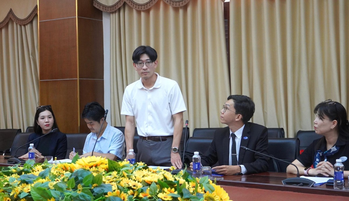 Đại diện nhà đầu tư phát biểu tại buổi làm việc. Ảnh: Tiến Nhất.