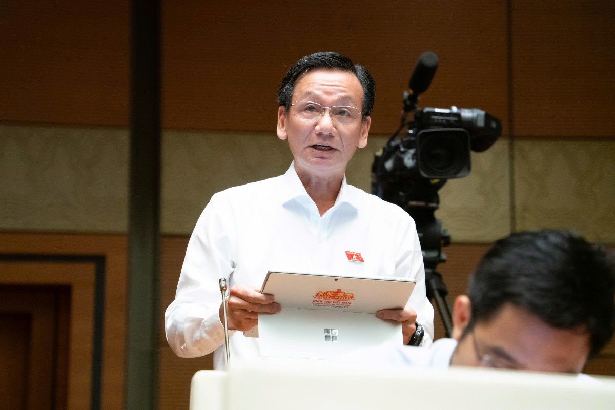 Đại biểu Đo&agrave;n H&ugrave;ng Vũ, Đo&agrave;n đại biểu Quốc hội tỉnh Đồng Th&aacute;p ph&aacute;t biểu &yacute; kiến. Ảnh: Cổng th&ocirc;ng tin điện tử Quốc hội.