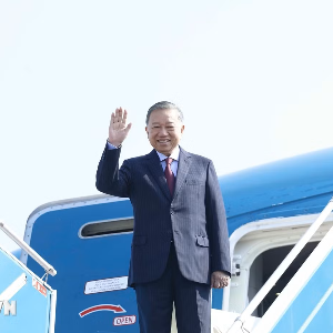 Lễ tiễn Tổng Bí thư, Chủ tịch nước Tô Lâm tại sân bay quốc tế Nội Bài - Ảnh: TTXVN