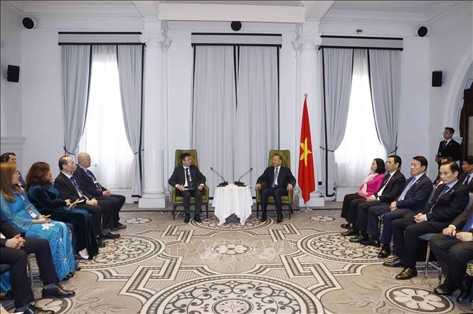 Tổng Bí thư, Chủ tịch nước Tô Lâm tiếp một số trí thức, nhà khoa học tiêu biểu thuộc Hội trí thức, chuyên gia người Việt tại Australia (VASEA). Ảnh: Thống Nhất – TTXVN