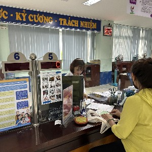 Luật Việc làm năm 2025 có nhiều nội dung mới liên quan đến chính sách bảo hiểm thất nghiệp theo hướng mở rộng quyền lợi, nới một số điều kiện thụ hưởng thụ. Ảnh: Dũng Hiếu