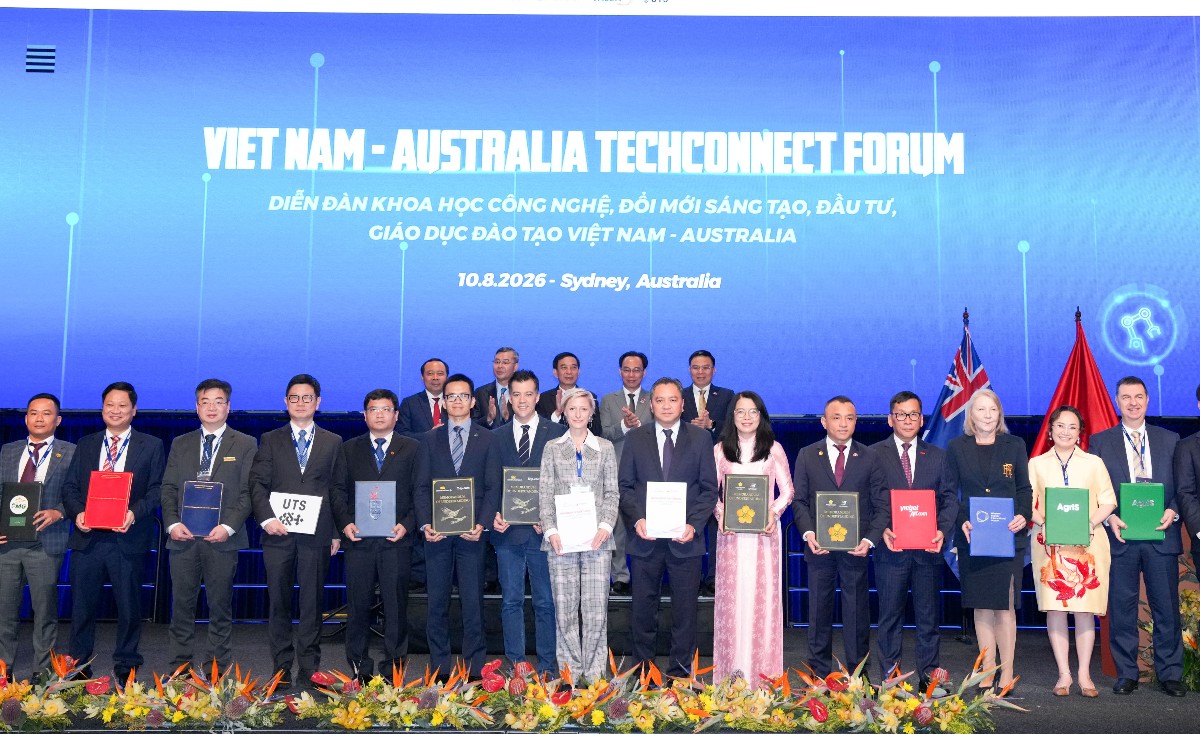 Vietjet và Sân bay Quốc tế Western Sydney cùng các doanh nghiệp Việt Nam và Australia trao văn kiện hợp tác trước sự chứng kiến của Ủy viên Bộ Chính trị, Phó Thủ tướng Chính phủ, Bộ trưởng Bộ Quốc phòng Phan Văn Giang, cùng lãnh đạo cấp cao và cộng đồng doanh nghiệp hai nước.