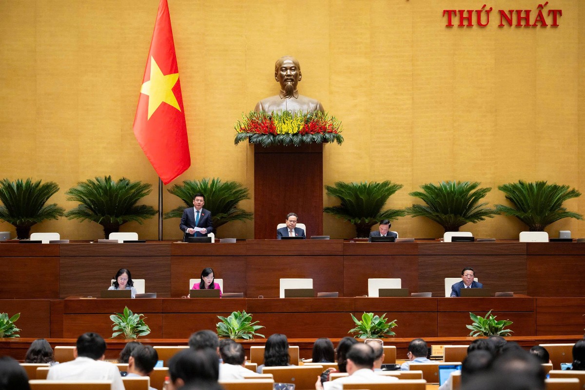 Quốc hội thảo luận về dự án Luật sửa đổi, bổ sung một số điều của Luật Kiến trúc. Ảnh: QH