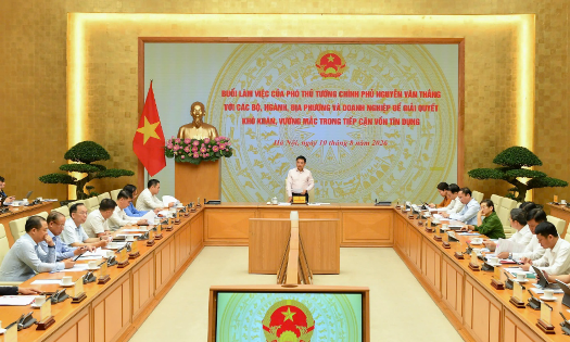 Phó Thủ tướng Chính phủ Nguyễn Văn Thắng chủ trì buổi làm việc với các bộ, ngành, địa phương và doanh nghiệp để giải quyết khó khăn, vướng mắc trong tiếp cận vốn tín dụng ngày 10/8/2026 (Ảnh: Đức Khanh).