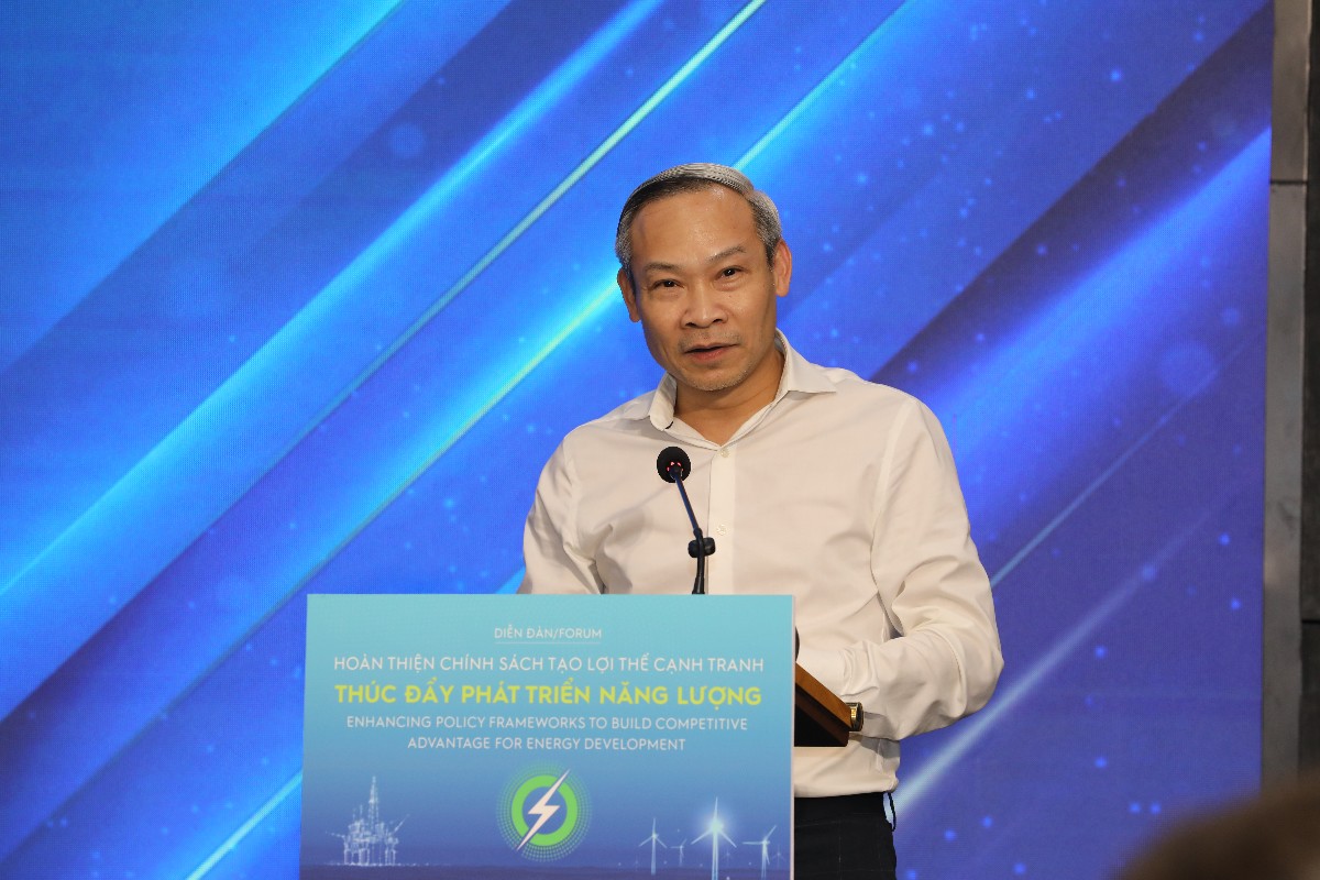Ông Phan Đức Hiếu, Ủy viên thường trực Ủy ban Kinh tế của Quốc hội, phát biểu tại Diễn đàn. Ảnh: Việt Dũng.