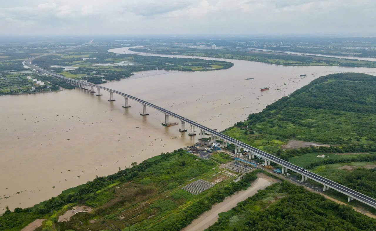 Một góc khu vực Đại Phước với mạng lưới sông rộng lớn. Ảnh: Quỳnh Trần.