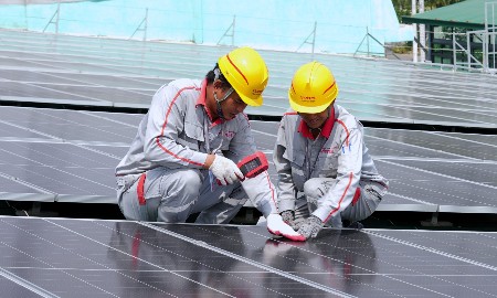 Viettel: lần đầu áp dụng bộ chỉ tiêu đo dấu chân carbon, tăng trưởng điện mặt trời gần 25%