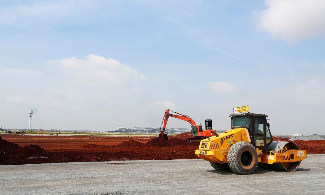 Thi công đường cất hạ cánh sân bay Long Thành - Ảnh: ACV.