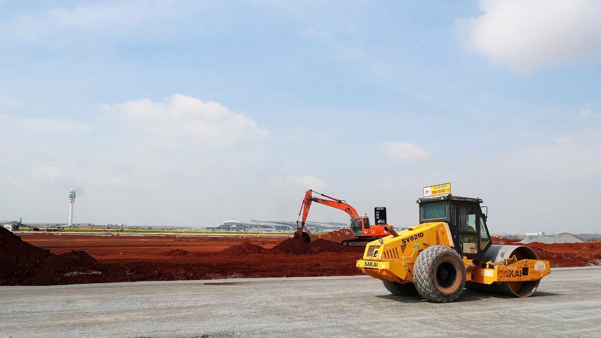 Thi công đường cất hạ cánh sân bay Long Thành - Ảnh: ACV.