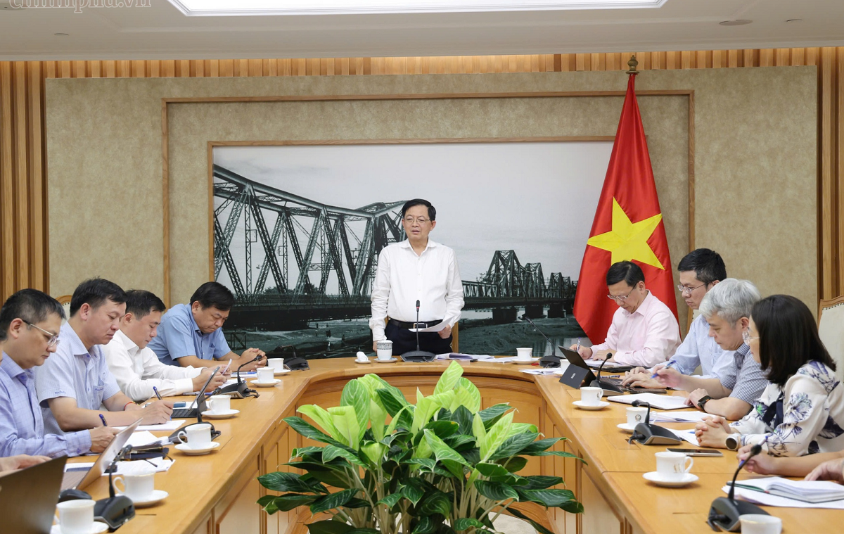 Phó Thủ tướng Hồ Quốc Dũng chủ trì họp. Ảnh: Gia Huy/chinhphu.vn.