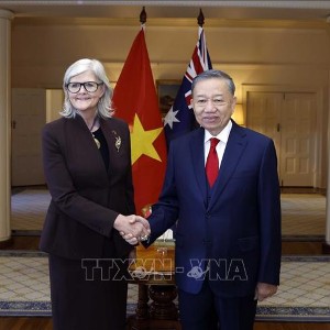 Tổng Bí thư, Chủ tịch nước Tô Lâm và Toàn quyền Australia Sam Mostyn tại Lễ đón. Ảnh: Thống Nhất – TTXVN