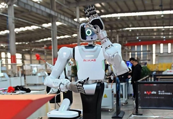 Robot của ROKAE Robotics c&oacute; trụ sở tại Tế Ninh đạt bước tiến trong c&ocirc;ng nghệ điều khiển lực. Ảnh/Dazhong News