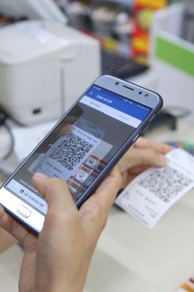 Vietnam’s cashless payment transactions rise 34.3% in first half