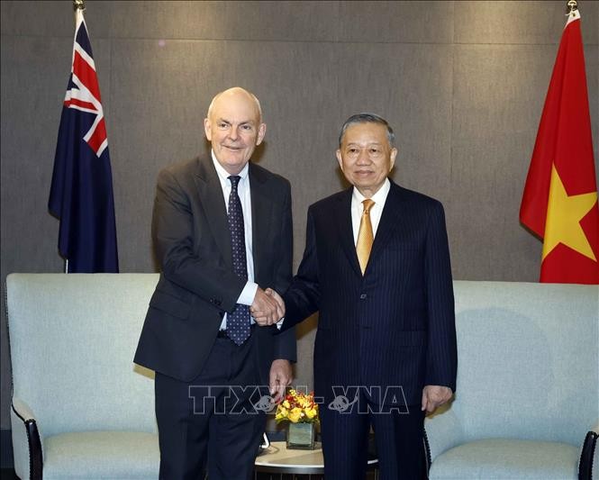 Tổng Bí thư, Chủ tịch nước Tô Lâm và ông Steven Joyce, Quyền Chủ tịch Hội Hữu nghị New Zealand - Việt Nam. Ảnh: Thống Nhất – TTXVN