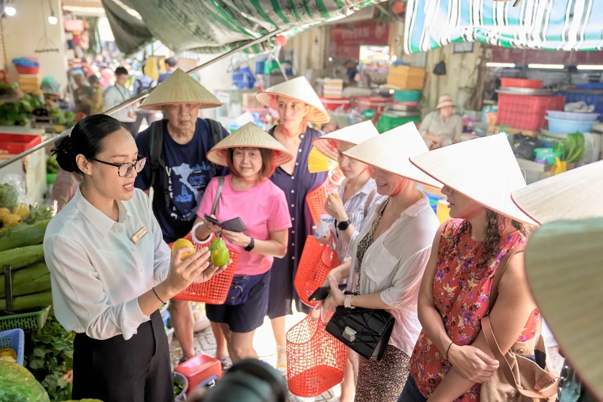 Cùng với quá trình phục hồi và tăng trưởng của ngành du lịch, yêu cầu bảo đảm an ninh, an toàn cho du khách ngày càng trở nên quan trọng. Ảnh minh họa: Vietnam.travel