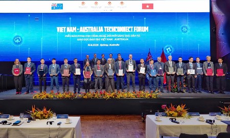 Quỹ Phát triển khoa học và công nghệ Quốc gia (NAFOSTED) và Cơ quan Nghiên cứu Khoa học và Công nghiệp Australia (CSIRO) trao thỏa thuận hợp tác, mở thêm cơ hội kết nối nguồn lực và triển khai các chương trình hợp tác khoa học, công nghệ và đổi mới sáng tạo ngày 10/8. Ảnh: MST.
