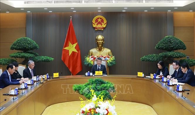 Thủ tướng L&ecirc; Minh Hưng điện đ&agrave;m với Thủ tướng H&agrave; Lan Rob Jetten. Ảnh: Dương Giang &ndash; TTXVN