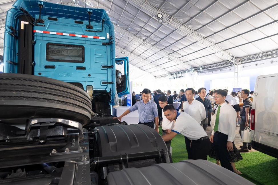 Kích thước và động cơ xe lớn giúp tăng khả năng vận tải.
