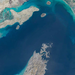 Eo biển Hormuz chụp từ vệ tinh - Ảnh: Getty/CNBC.