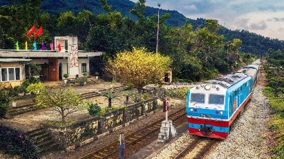 Vietnam Railways officially becomes Vietnam National Railway Group